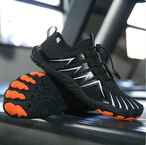 Elite Fusion 7 barefoot shoes in black with silver stripes