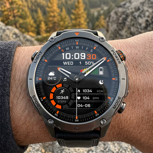 NatureTactic BeaconMax smartwatch on a man's wrist, variant row 44